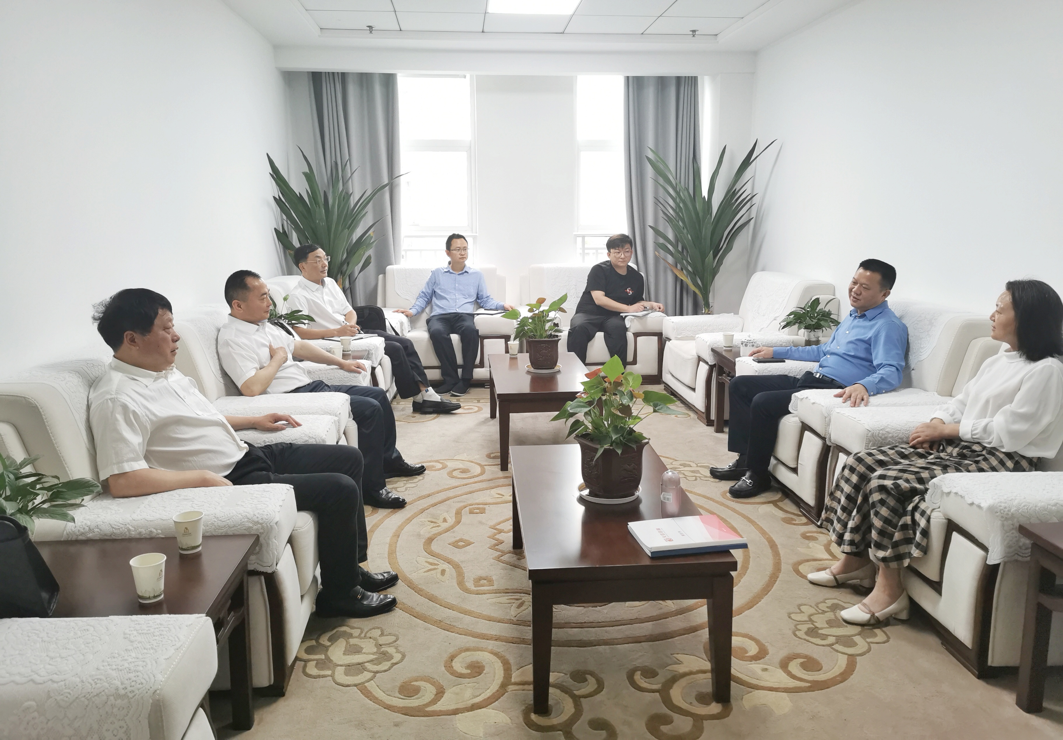 5.11中國(guó)工商銀行岳陽(yáng)分行進(jìn)行工作座談.jpg 5.11中國(guó)工商銀行岳陽(yáng)分行進(jìn)行工作座談.jpg